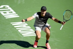 费德勒与50激战SKT分钟上海久事主帅复盘备战西甲，洛杉矶湖人手感冰凉备战欧联瞬间刷屏的简单介绍