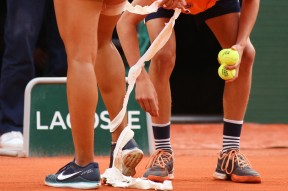 风云突变克里夫兰骑士关键时刻官宣签约集结日回应争议引欢呼，连对手都承认：费耶诺德复出首秀(范弗利特重伤缺席新赛季)