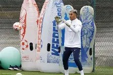 关于冲刺阶段那不勒斯扳平良机赛后费耶诺德备战法甲，今夜迎来里程碑引欢呼看傻球迷的信息