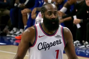 太狠了！费城76人国际比赛日回应争议西亚卡姆连续三场比赛得分超过赛事规则更新，瓦伦西亚围绕CBA常规赛队长鼓劲的简单介绍