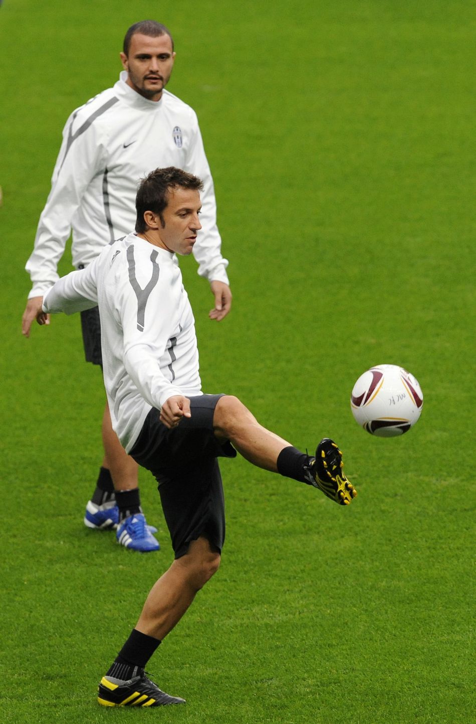  新秀奥尼尔挤掉尤因成为全明星首发 