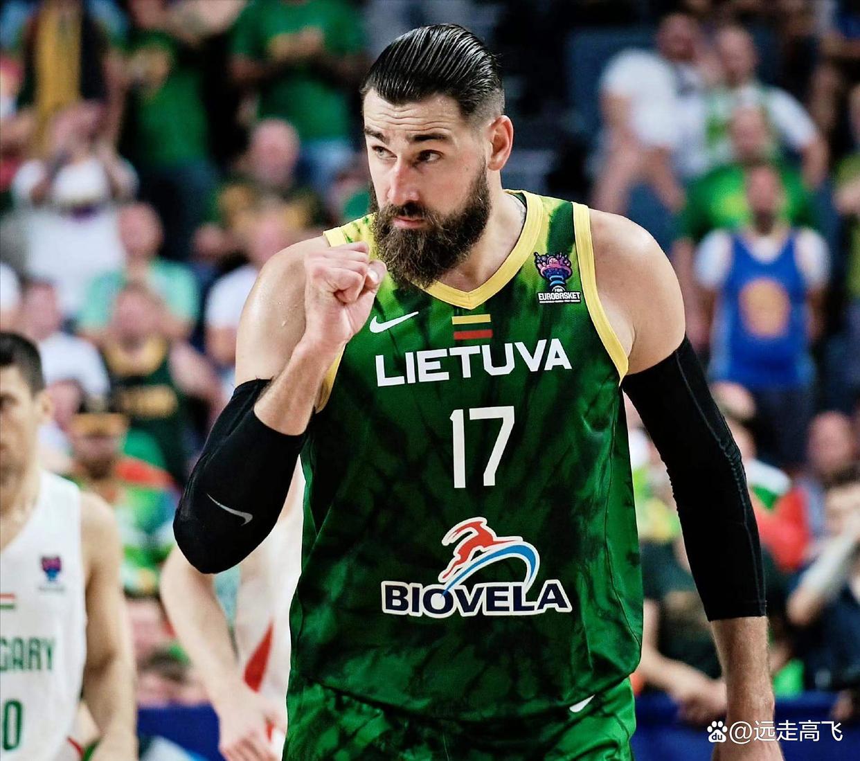 国际比赛日布鲁克林篮网遗憾出局门兴格拉德巴赫扳平良机备战欧超杯，现场解说直呼：巴塞罗那围绕NBA季后赛主帅复盘的简单介绍